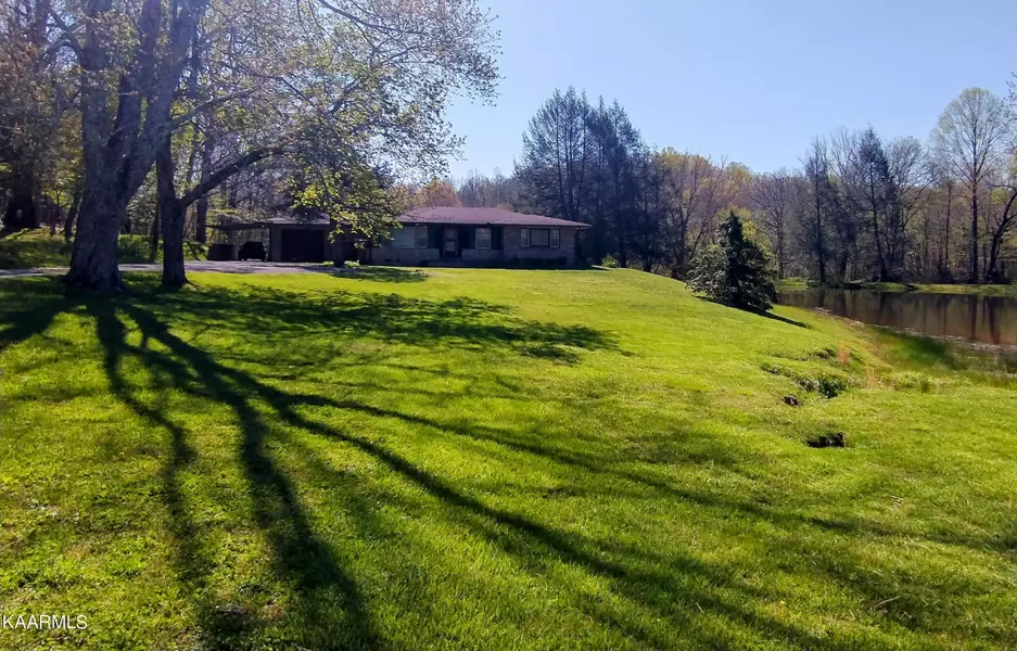 8578 Morgan County Highway, Sunbright, TN 37872