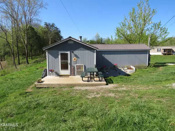 1977 Pollard Road, Walling, TN 38587