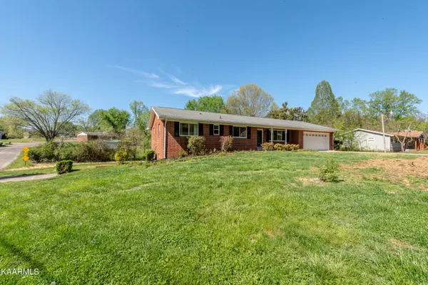 625 Greenwich DR, Maryville, TN 37803