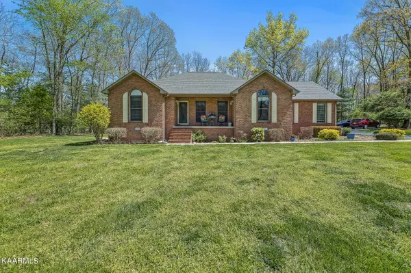 844 Laurel CIR, Crossville, TN 38555