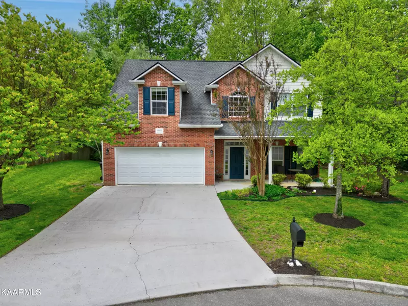 1605 Spring Oak LN, Lenoir City, TN 37772