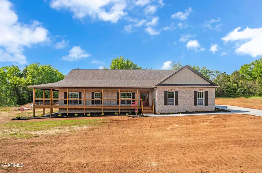 223 Charlie LN, Maryville, TN 37804