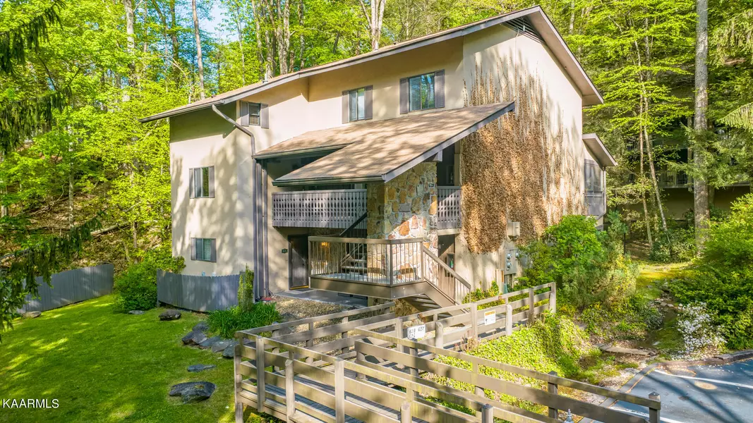 1235 Ski Mountain Rd #APT 626, Gatlinburg, TN 37738