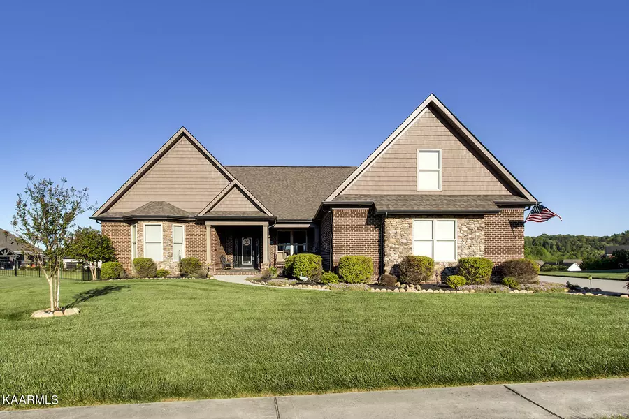 470 Millstone LN, Lenoir City, TN 37772