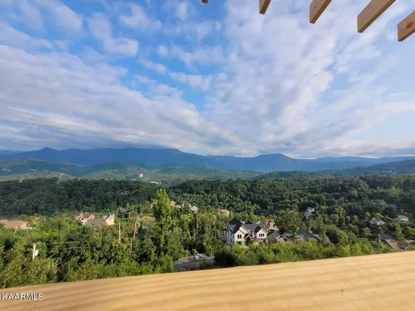 Gatlinburg, TN 37738,825 Leisure LN