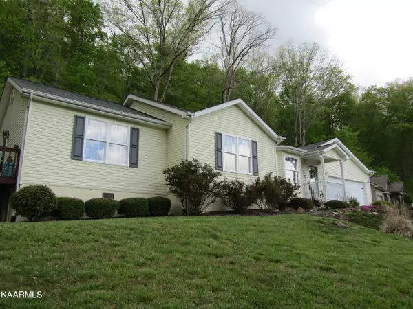 Middlesboro, KY 40965,324 Picadlly CT