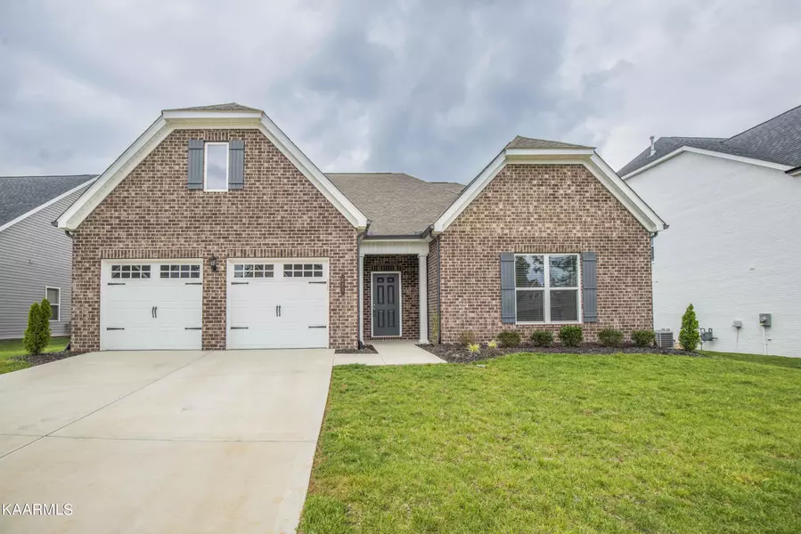 273 Aspen DR, Lenoir City, TN 37771