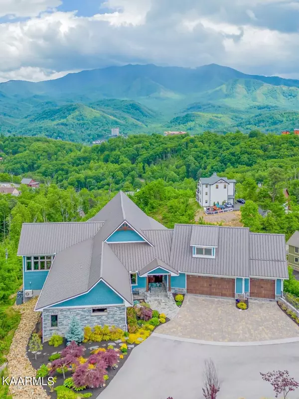 Gatlinburg, TN 37738,945 Wiley Oakley DR