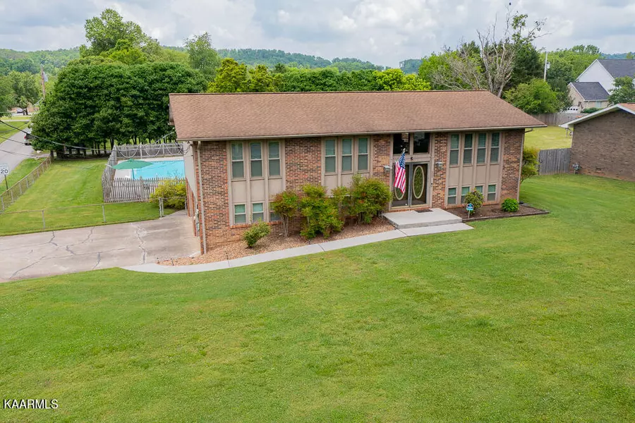 559 Burnett Station Rd, Seymour, TN 37865