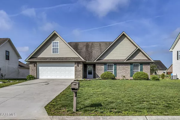 1127 Paul Lankford DR, Maryville, TN 37801