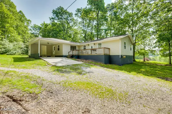 664 Pilot Mountain Rd, Sunbright, TN 37872