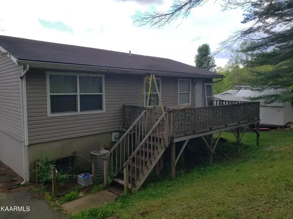 Middlesboro, KY 40965,3 Yorkshire CT