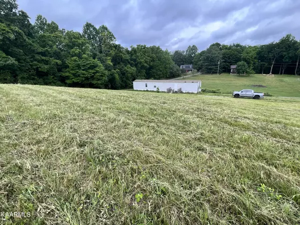 497 Wallace Rd, Luttrell, TN 37779