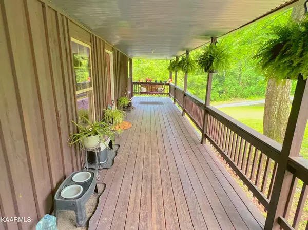 Lafollette, TN 37766,112 Lewis White LN