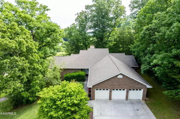 3214 Indian Wells DR, Maryville, TN 37801