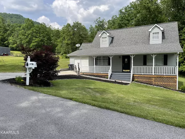 390 Wildwood CIR, Lafollette, TN 37766