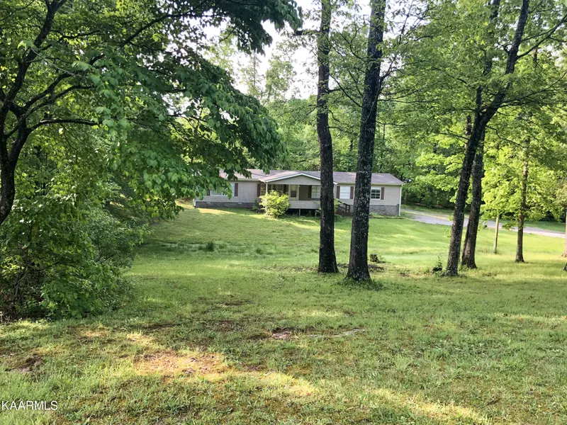 760 Poplar DR, Crossville, TN 38571