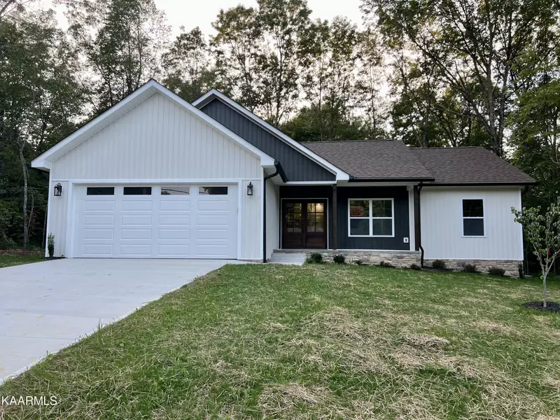 166 Hawes CIR, Crossville, TN 38558