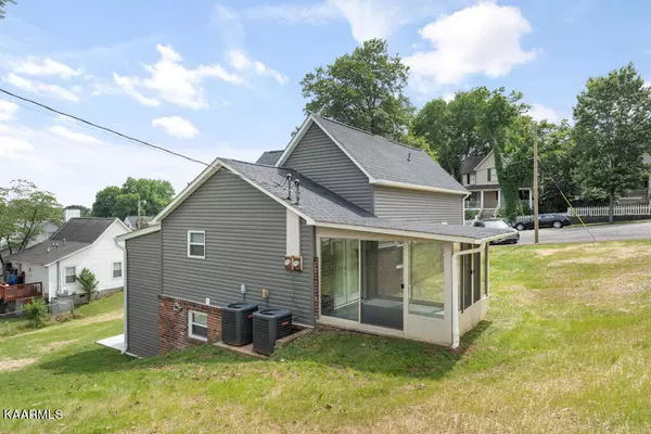 Lenoir City, TN 37771,409 B St