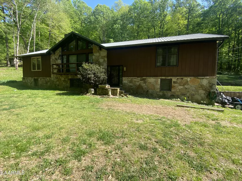 1139 Ridgeview DR, Clinton, TN 37716