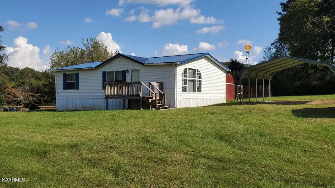 495 Old Valley Rd, Harriman, TN 37748