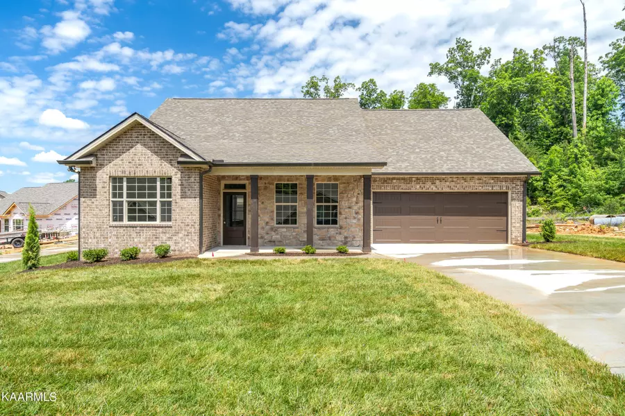 1550 Mountain DR, Lenoir City, TN 37772