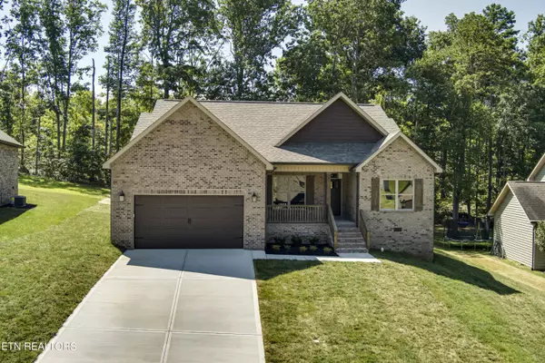 589 Carrington Blvd, Lenoir City, TN 37771