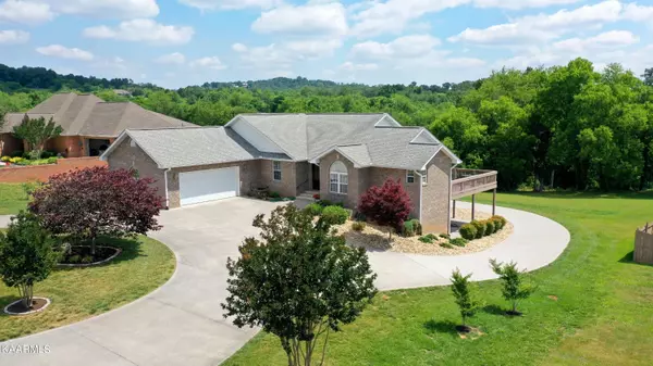 673 Southview CIR, Kodak, TN 37764