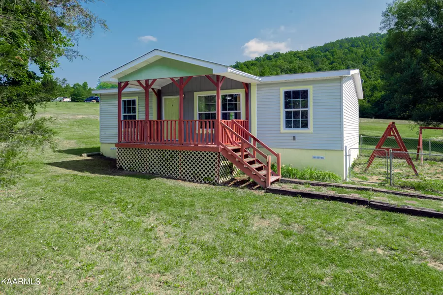 446 Old Wooldridge PIKE, Jellico, TN 37762