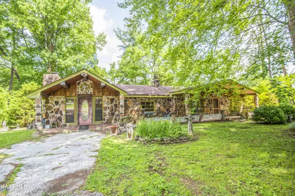 1104 Blockhouse Valley Rd, Clinton, TN 37716