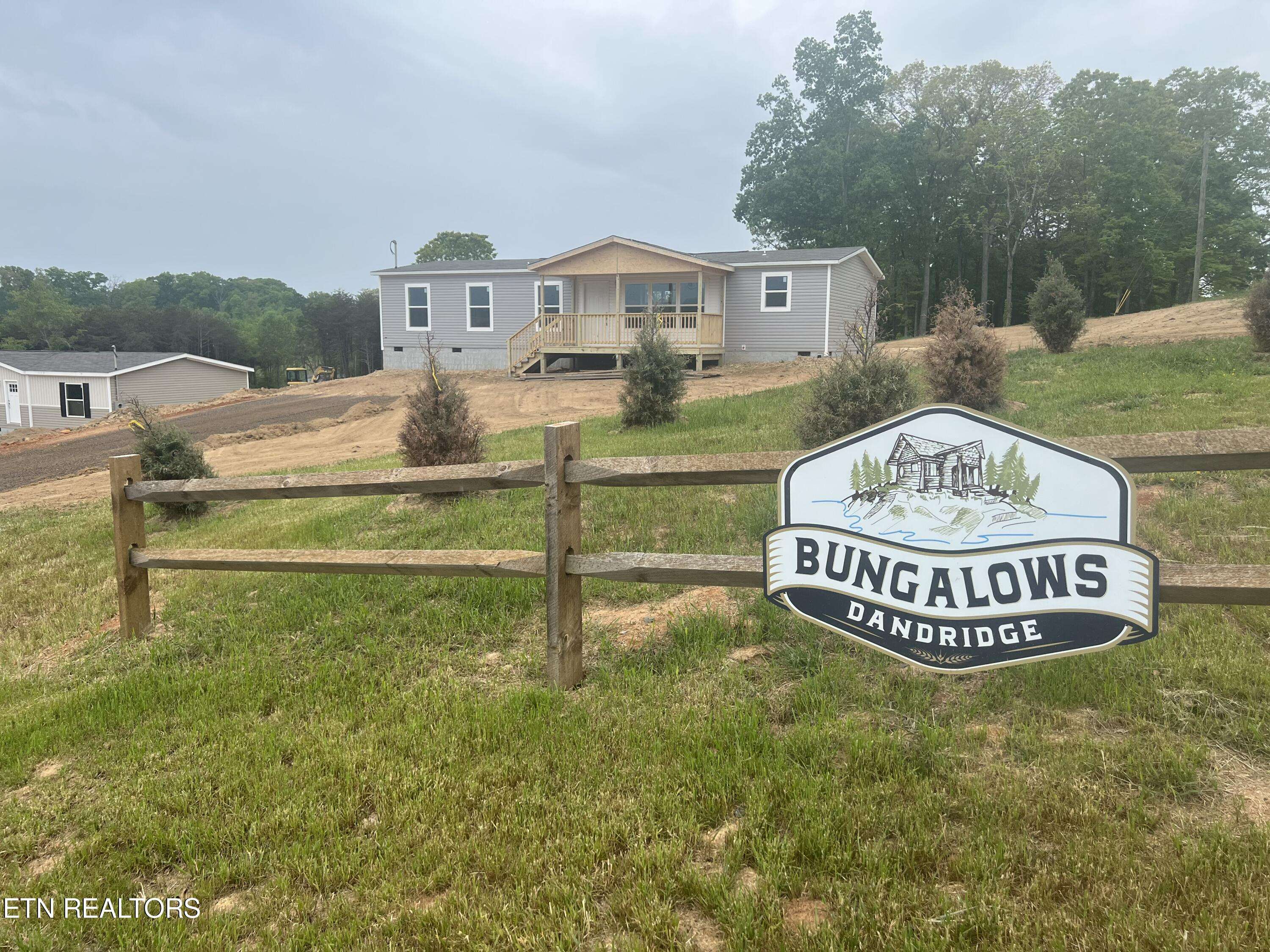 Dandridge, TN 37725,302 Bungalow DR