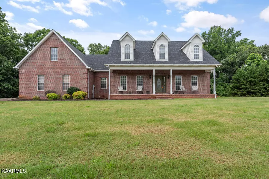 110 Old Farm Rd, Lenoir City, TN 37771