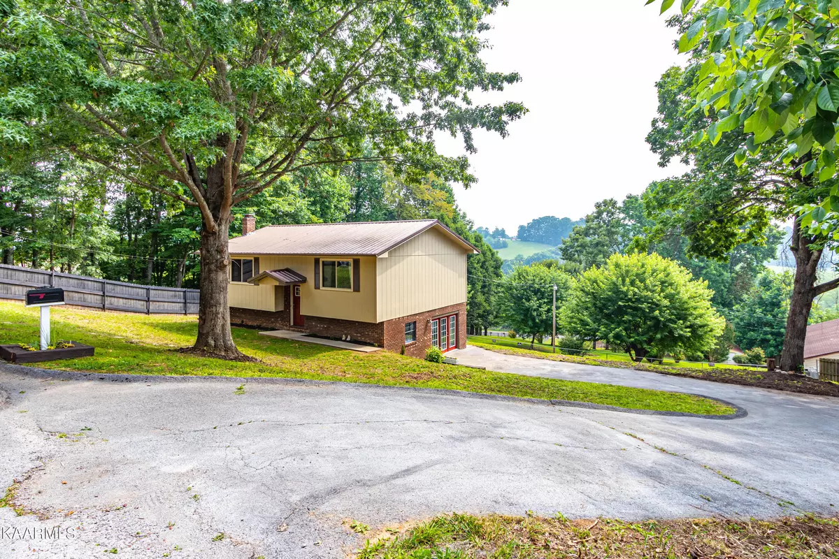 Tazewell, TN 37879,326 Cardwell DR