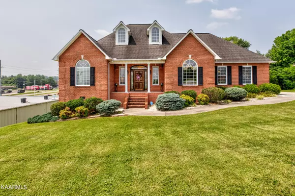 111 Colonial Heights,  Lafollette,  TN 37766