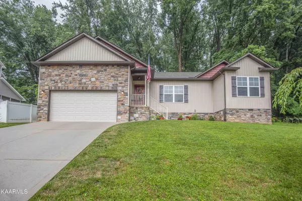 2720 Avalon Bay Rd, Maryville, TN 37804