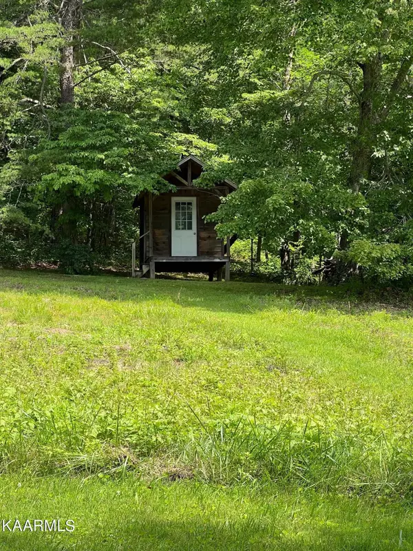 Oneida, TN 37841,392 Chambers LN