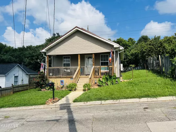 806 Summer St, Loudon, TN 37774