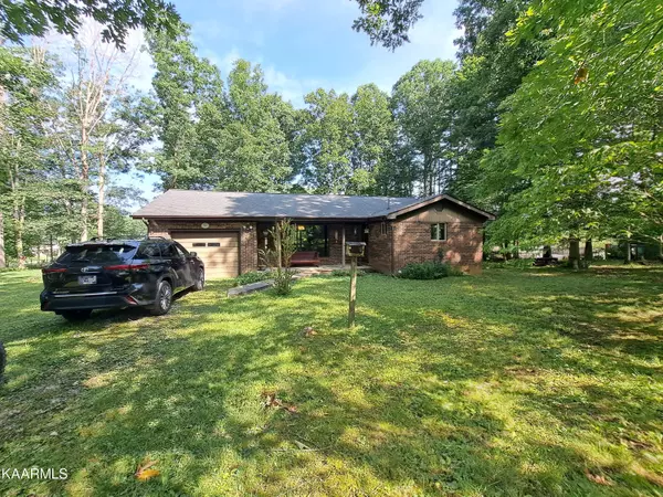 208 Betty Jane LN, Oneida, TN 37841