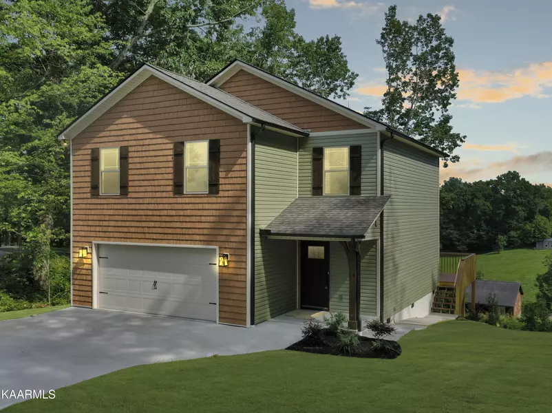 286 Cove CIR, Caryville, TN 37714