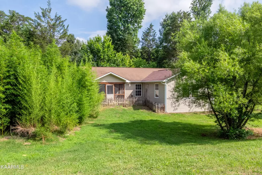 225 2nd St, Corryton, TN 37721