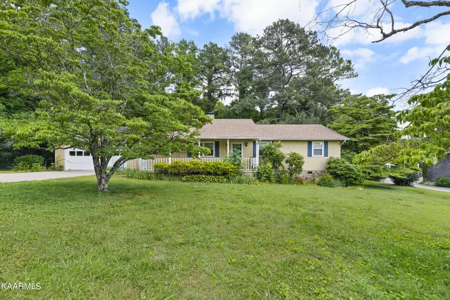 2194 Mountain View Rd, Lenoir City, TN 37771