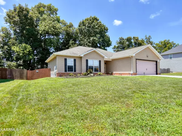 Knoxville, TN 37920,2000 Mahogany Wood Tr