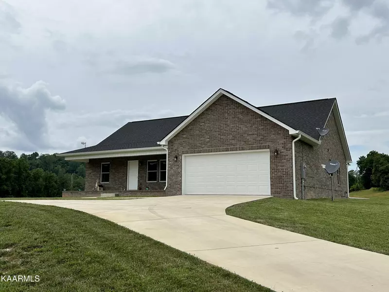 305 Sparks Landing Rd, Maynardville, TN 37807