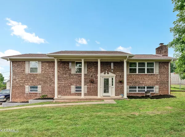 7108 Chermont CIR, Knoxville, TN 37918