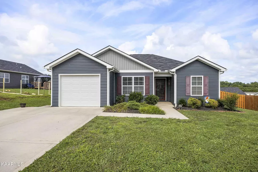 301 Hartfield LN, Loudon, TN 37774