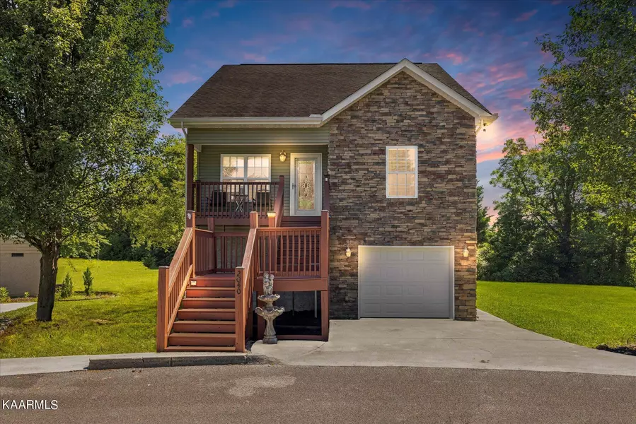 2040 Slippery Rock CIR, Sevierville, TN 37862