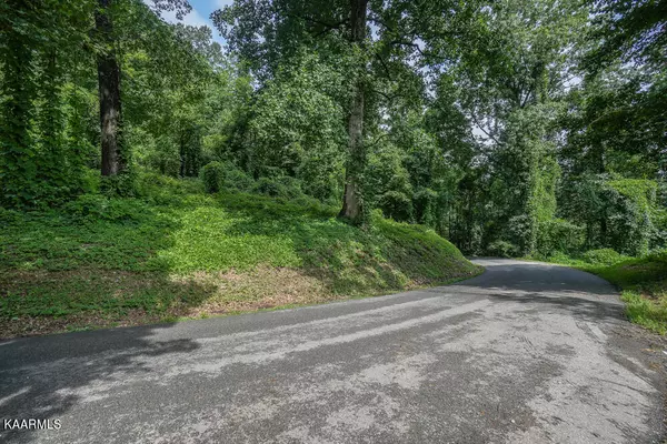 Bazel Rd, Harriman, TN 37748