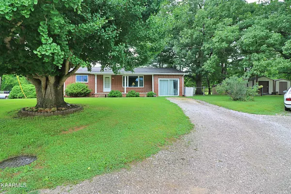 333 Sunny LN, Oneida, TN 37841