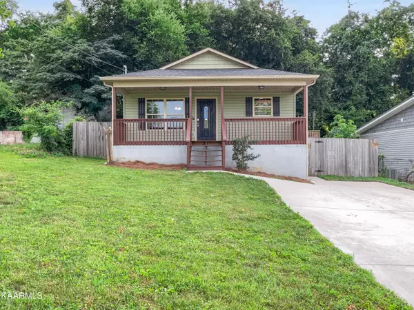 2013 Paris Rd, Knoxville, TN 37912