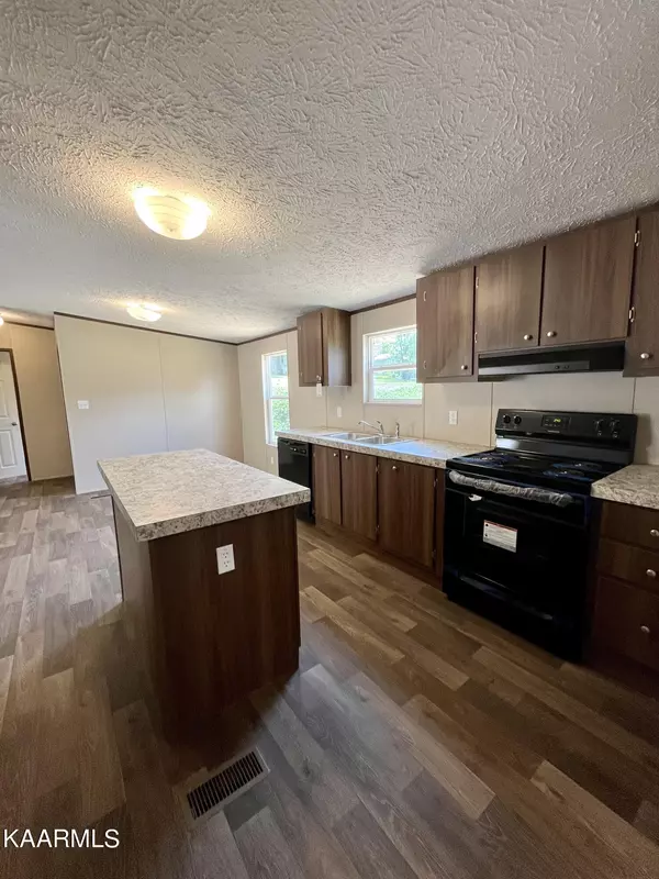 Loudon, TN 37774,138 Riverview DR